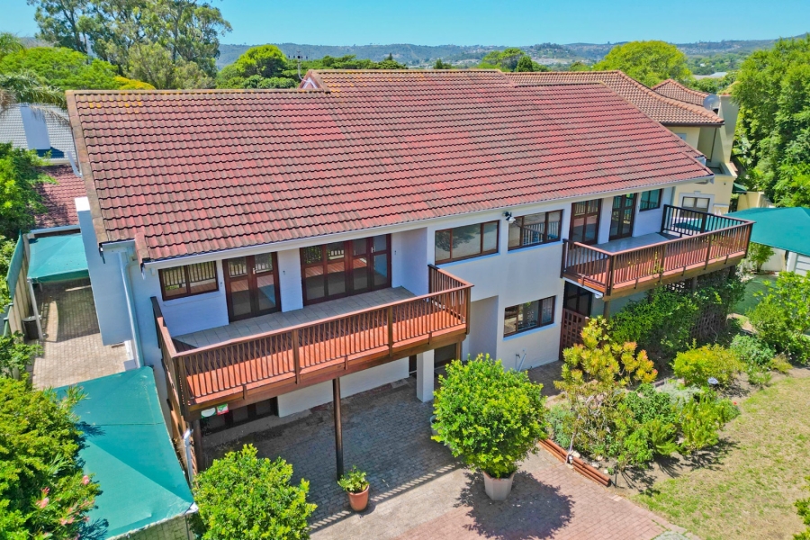 6 Bedroom Property for Sale in Leisure Isle Western Cape